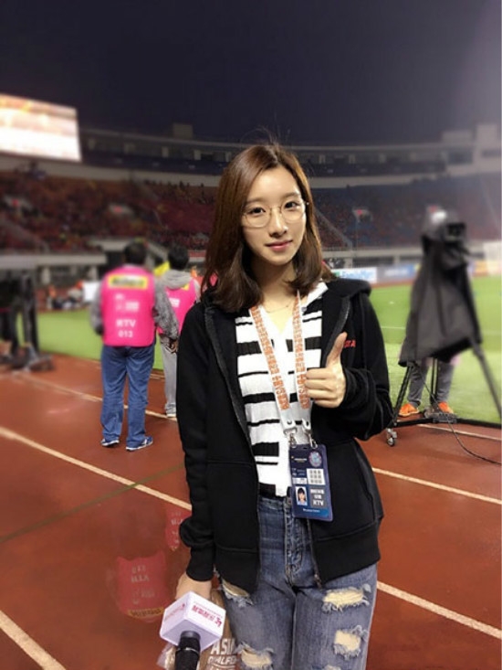  p>巢怡雯,女,毕业于 a target="_blank" href="/item/上海体育学院