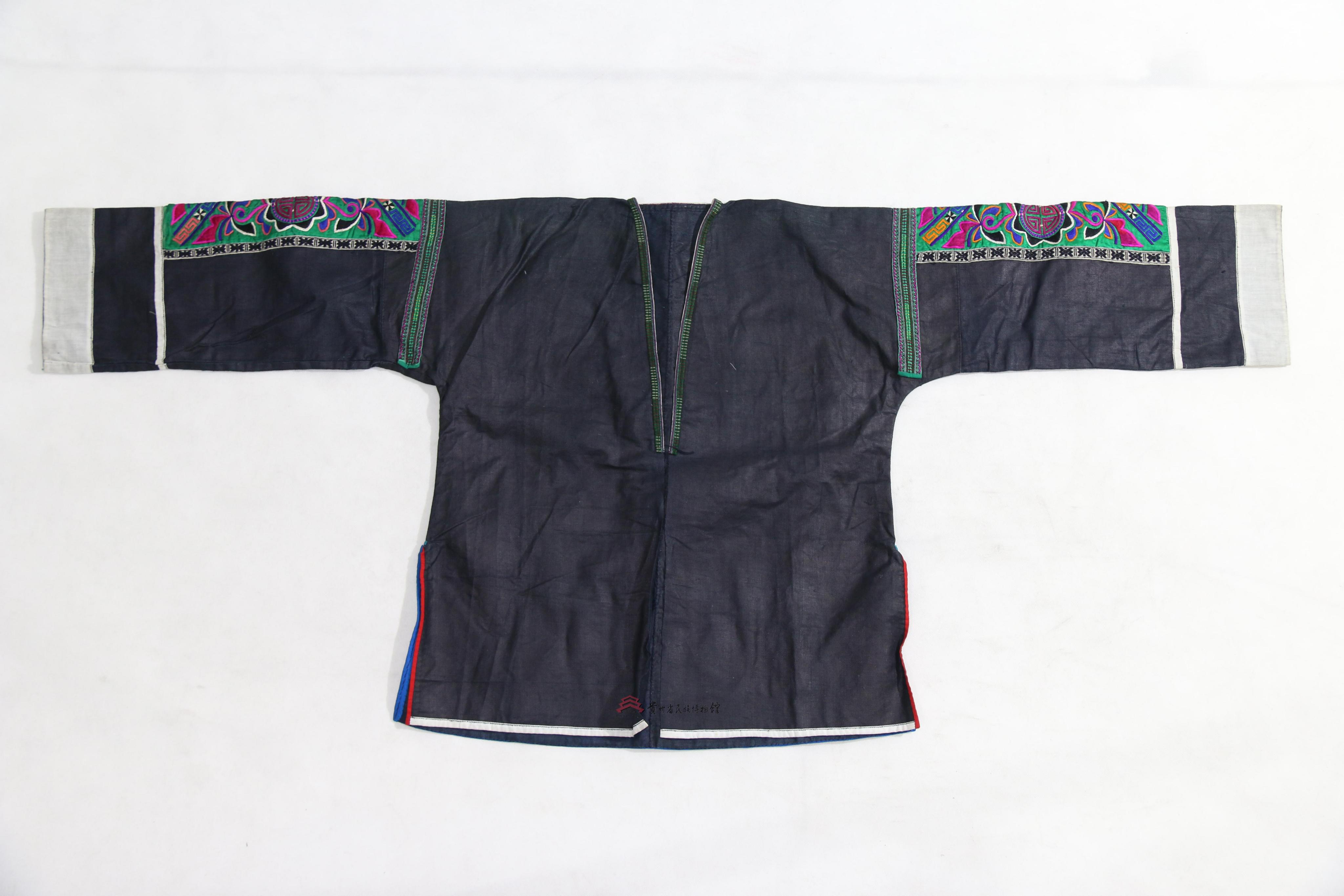 当代丹寨苗族百鸟衣上衣