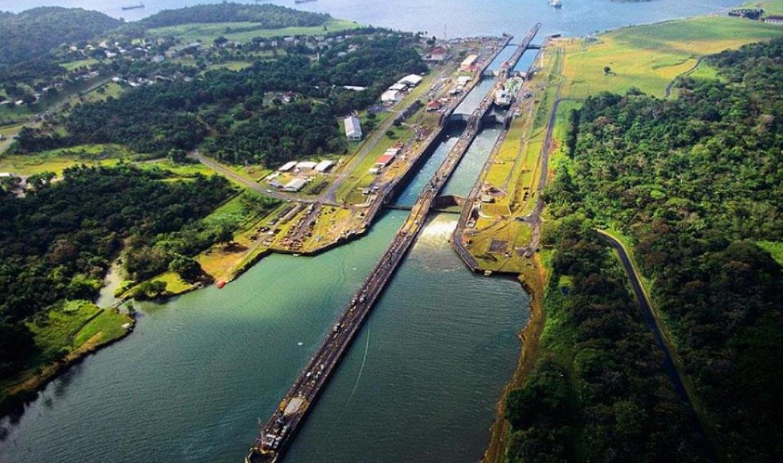  p>巴拿马运河(英语:panama canal;西班牙语:canal de panama)位于 a