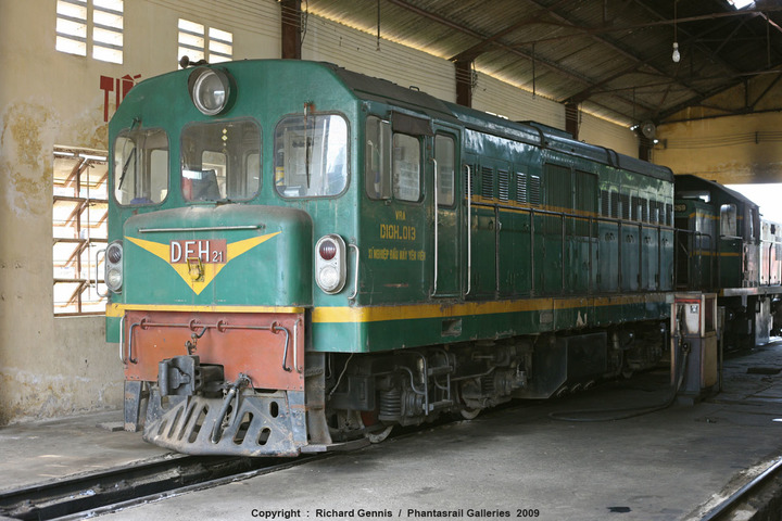 东方红21型是高原米轨通用型 a target="_blank" href="/item/内燃机