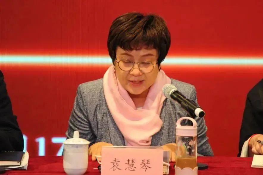 ">袁慧琴,女, a target="_blank" href="/item/国家京剧院/7260559"