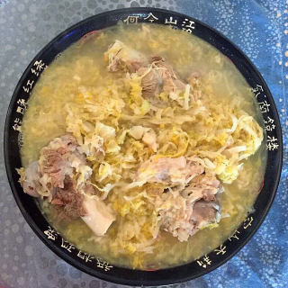 酸菜炖大骨头