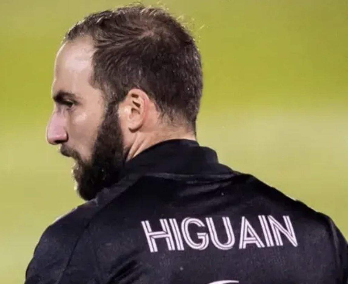  p>冈萨洛·伊瓜因(gonzalo higuaín),1987年12月10日出生于法国