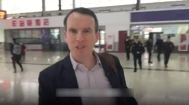  p data-id="gnf7ow441r">沙磊(john sudworth)