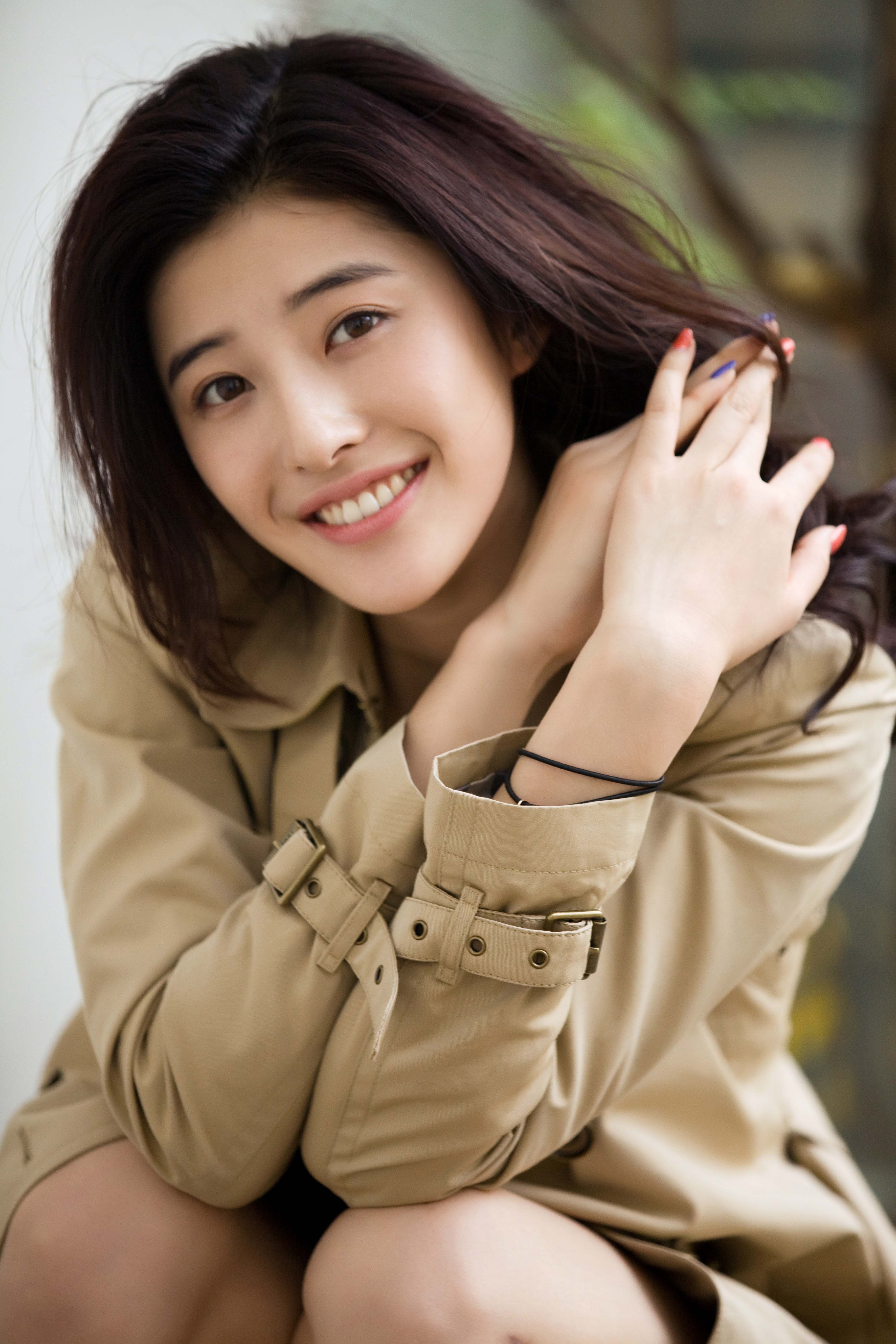  p>张歆莹( i>又名张歆滢 /i>),1993年3月27日出生于 a target="