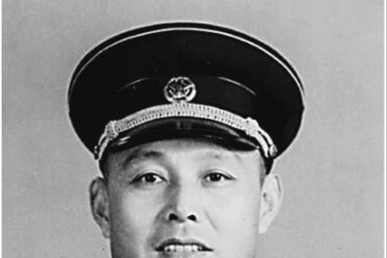 袁意奋
