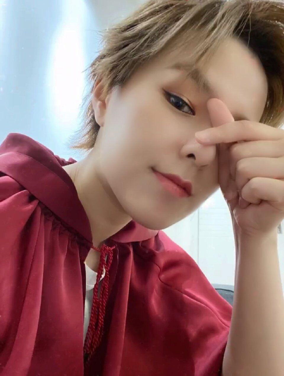  p>杨芸晴(sunnee),1996年9月28日出生于泰国曼谷,泰籍华裔女歌手