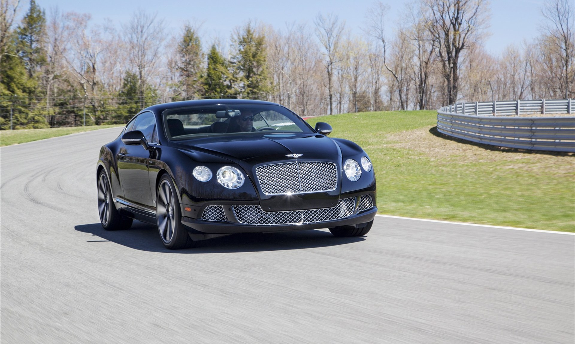 1919年,w.o.宾利先生创办了宾利汽车公司.