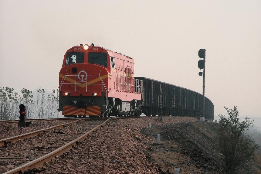  p> a href="#" data-lemmaid="8377661">东风型内燃机车 /a>是大连