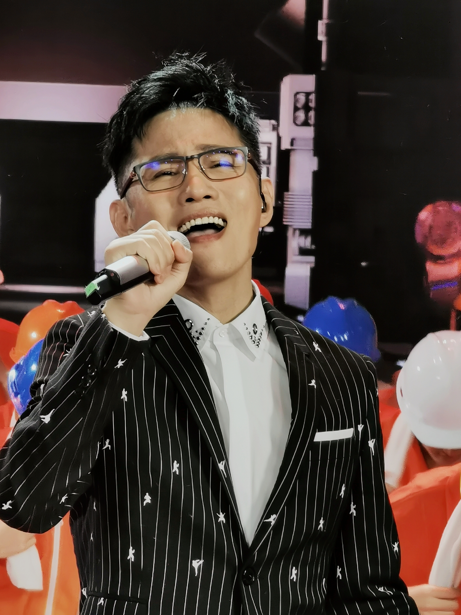  p>石头,本名王卓实,11月14日出生于中国吉林省吉林市,中国内地流行男