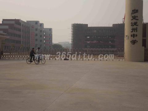 广东省罗定市泷州中学