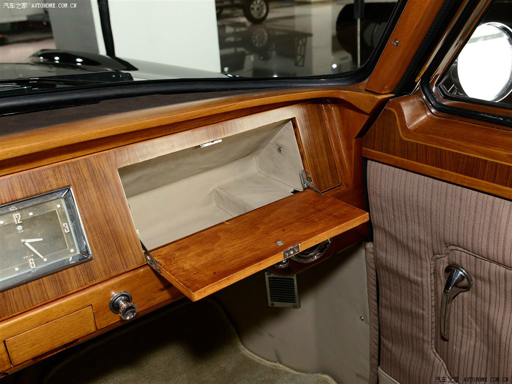 红旗ca770三排座高级轿车