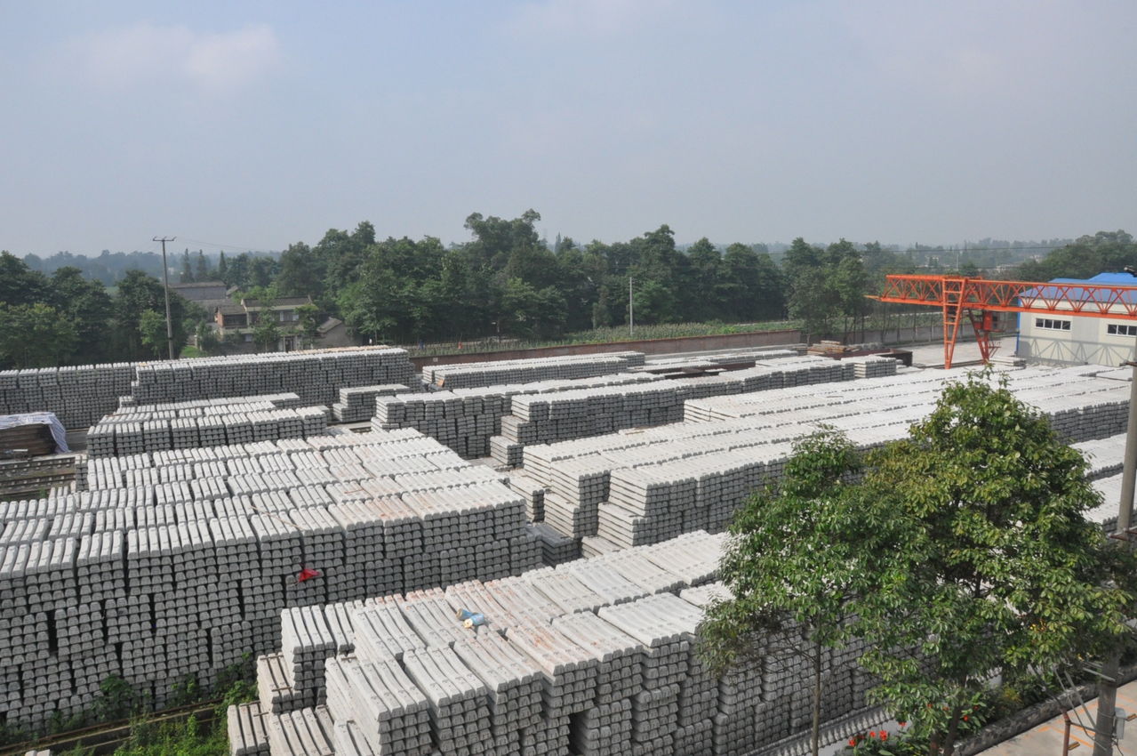 四川省地方铁路局枕梁构件厂