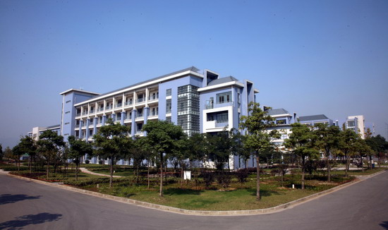  p>南京交通技师学院(南京交通中等专业学校)始建于1978年,隶属市交通