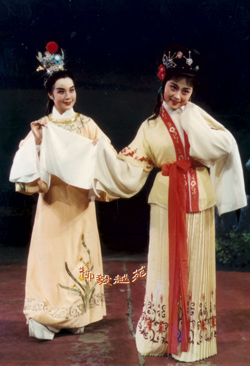  p data-id="go0mfu9skv">竺小招(1951年农历辛卯年生- ),女,越剧小生
