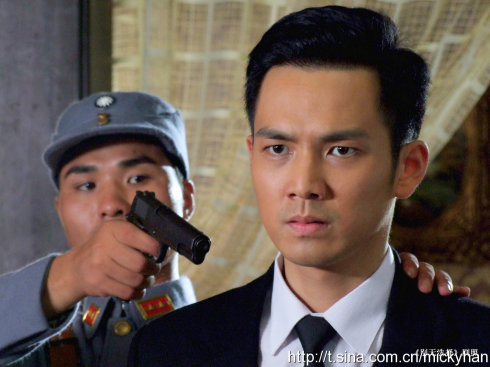《别无选择》 /a>的角色,由 a target="_blank" href="/item/钟汉良
