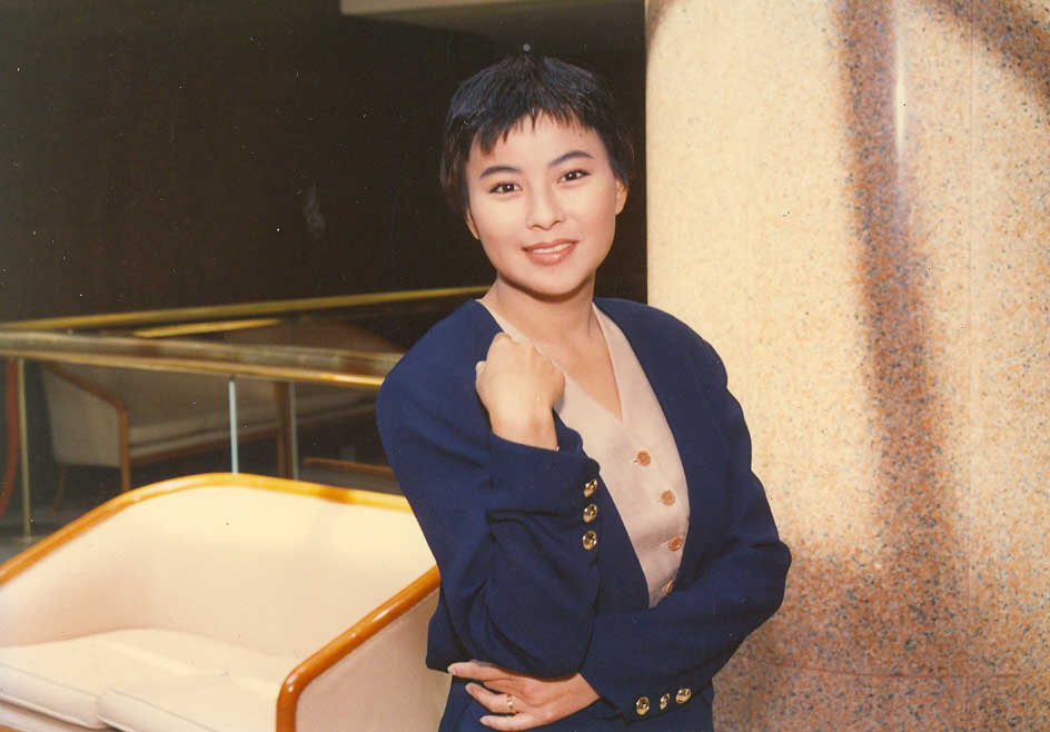  p>李美凤,1963年8月31日生于 a target="_blank" href="/item/香港