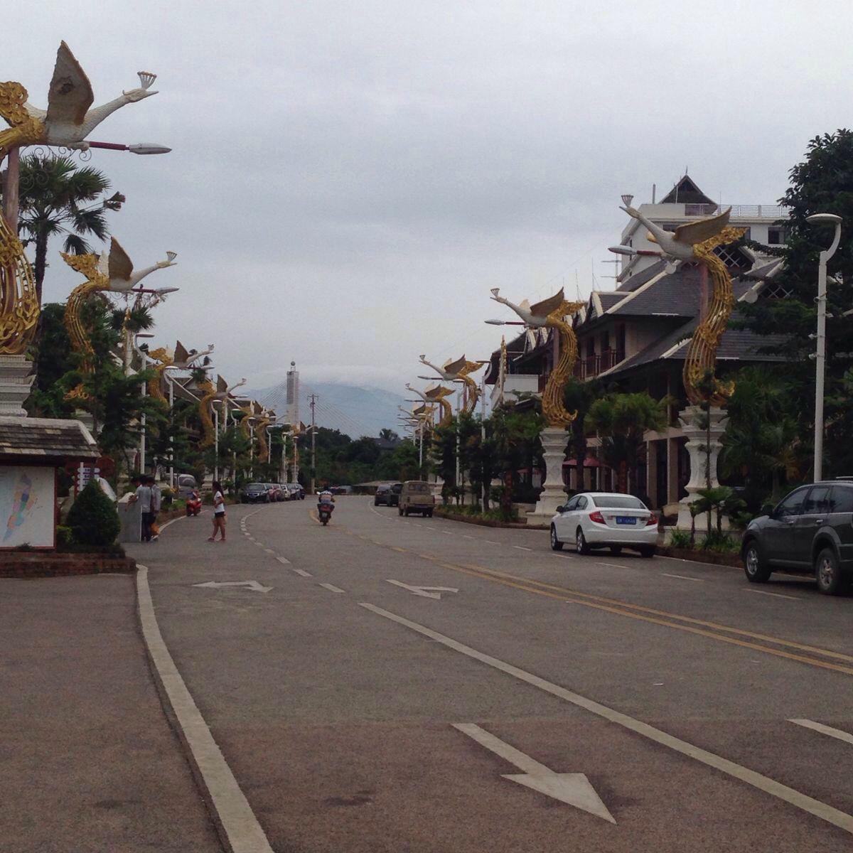  p>曼景兰旅游村位于景洪城东南角的 a target="_blank" href="/item