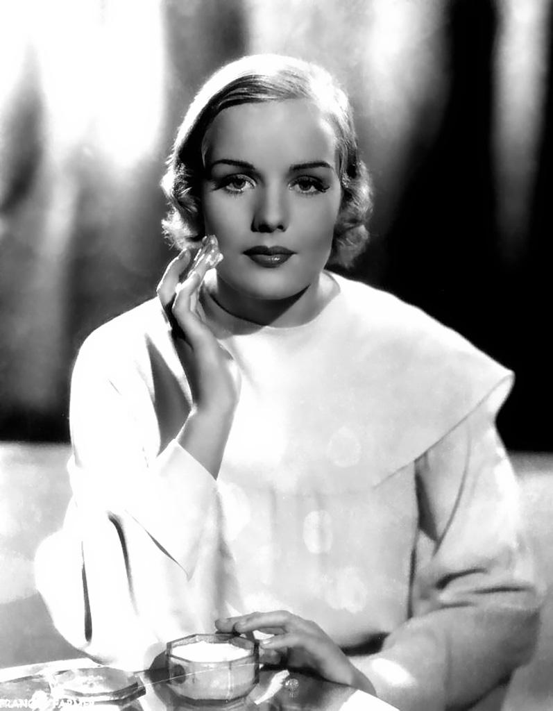  p>弗兰西丝·法默 (frances farmer),1913年9月19日出生于美国西雅图