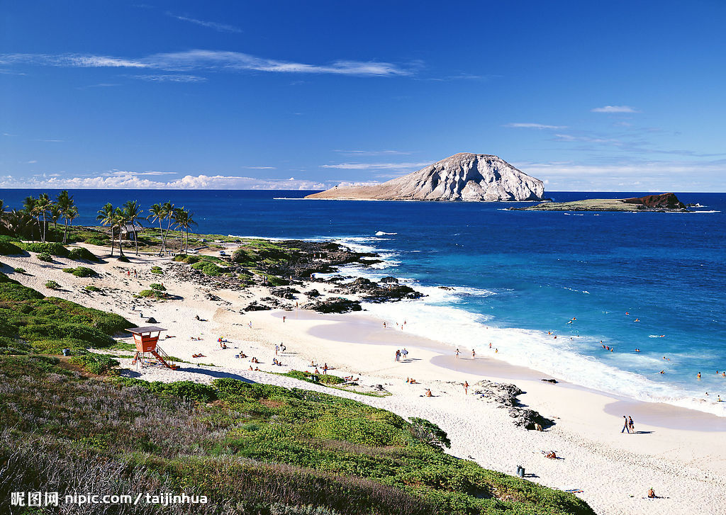  p>无震海岭地形一般起伏不大,顶面较平坦,两坡