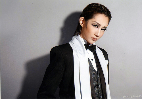 日本女演员,原 a target="_blank" href="/item/宝冢歌剧团/4171193"