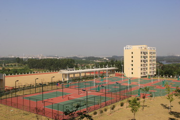  p data-id="gnbl4twcfi">东莞市松山湖莞美学校创办于2012年9月,是一