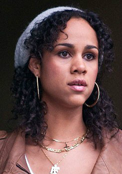 p>扎威·阿什顿(zawe ashton,女,是一名演员,代表作有 a target"