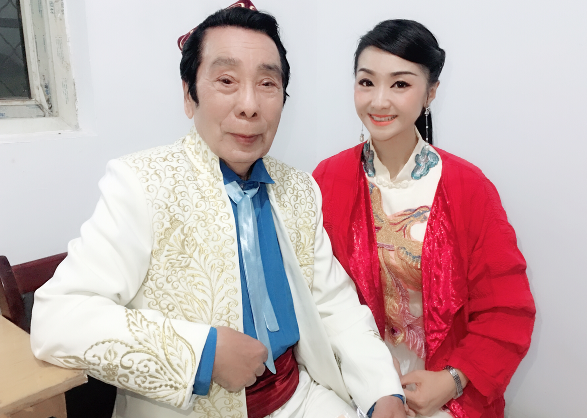  p>喜悦,出生于黑龙江,中国内地女歌手.