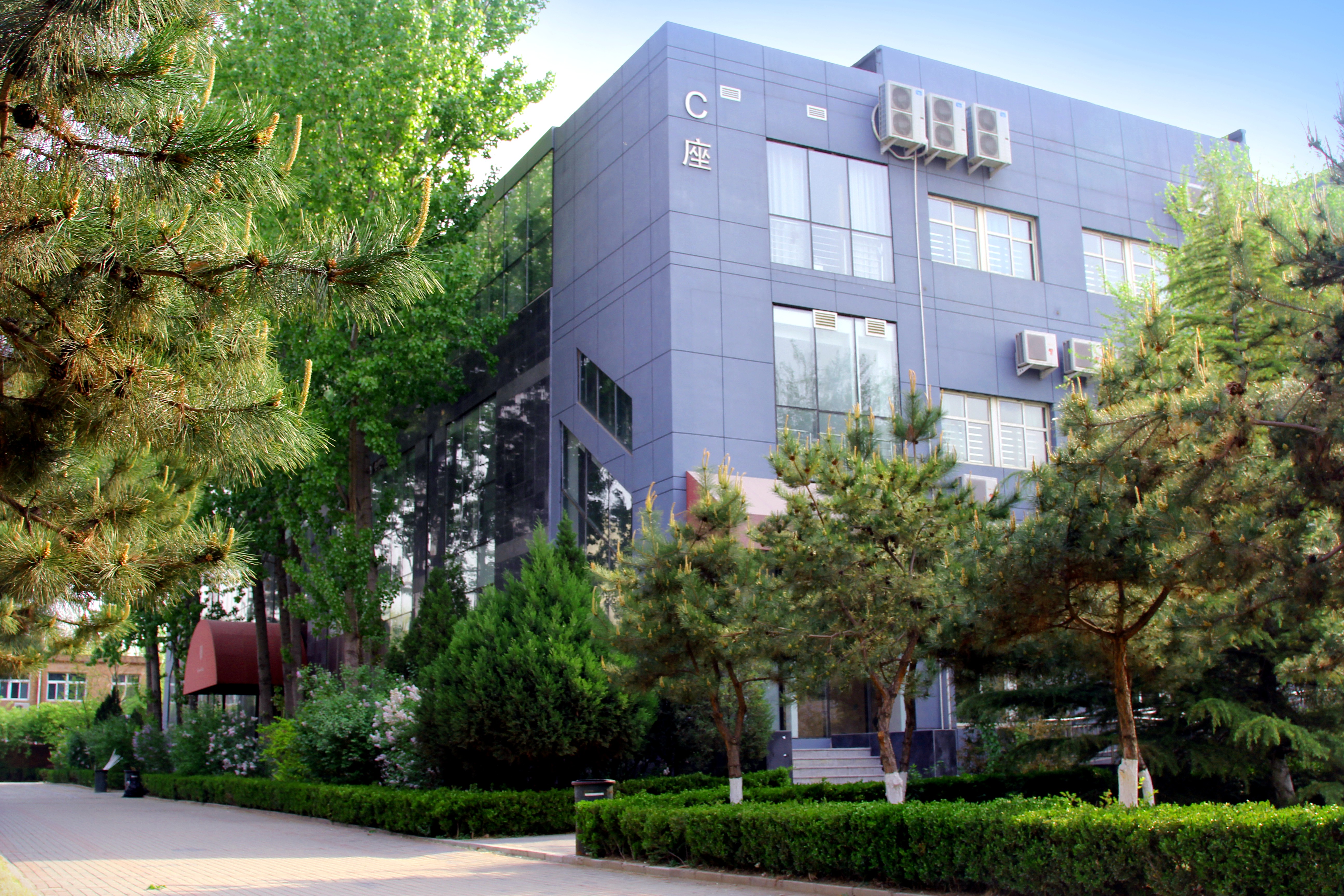  p>北京汇佳职业学院是2003年经 a target="_blank" href="/item/北京