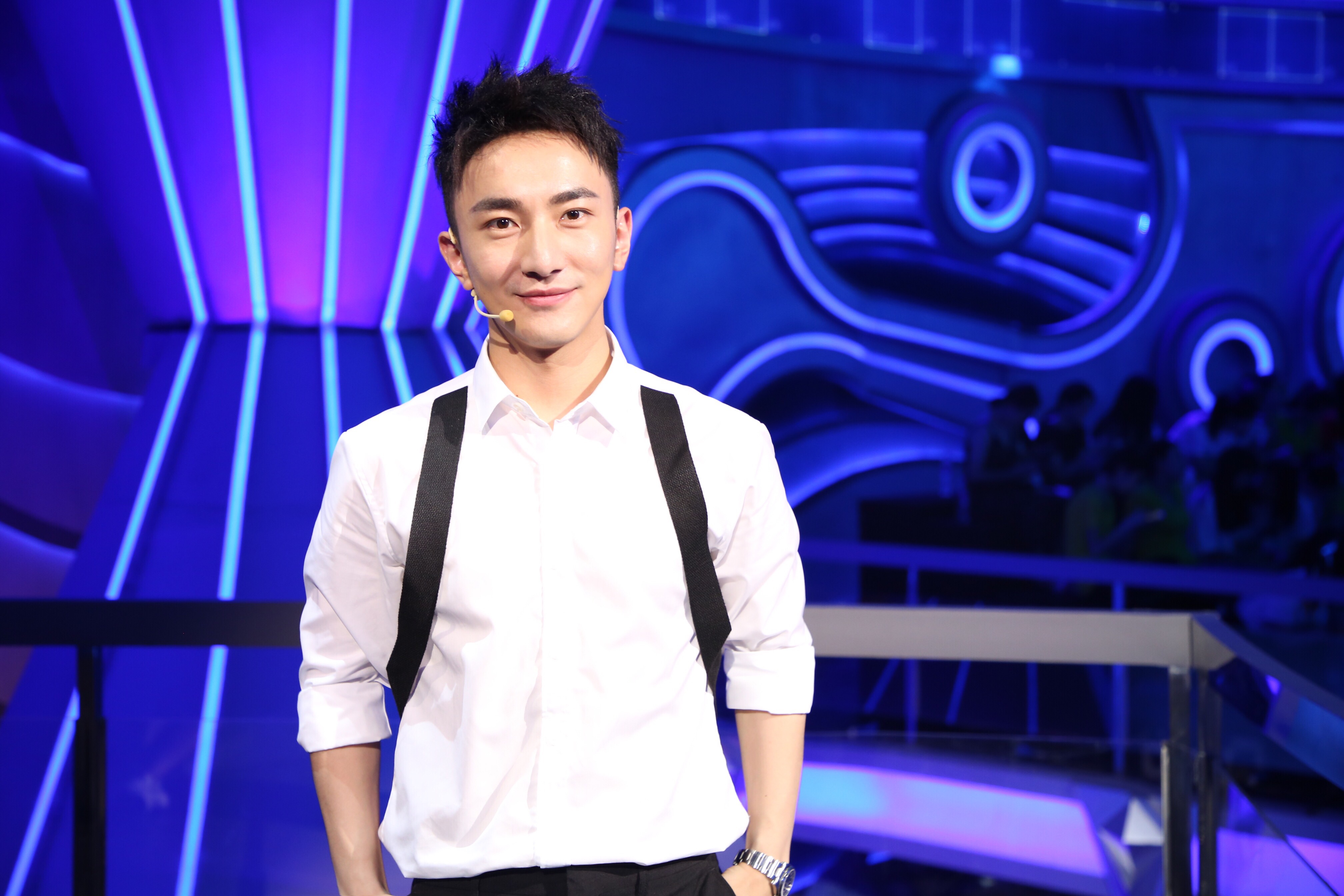  p data-id="go49aqo4uw">蔺清瑜,男,主持人,现担任江苏卫视《 a