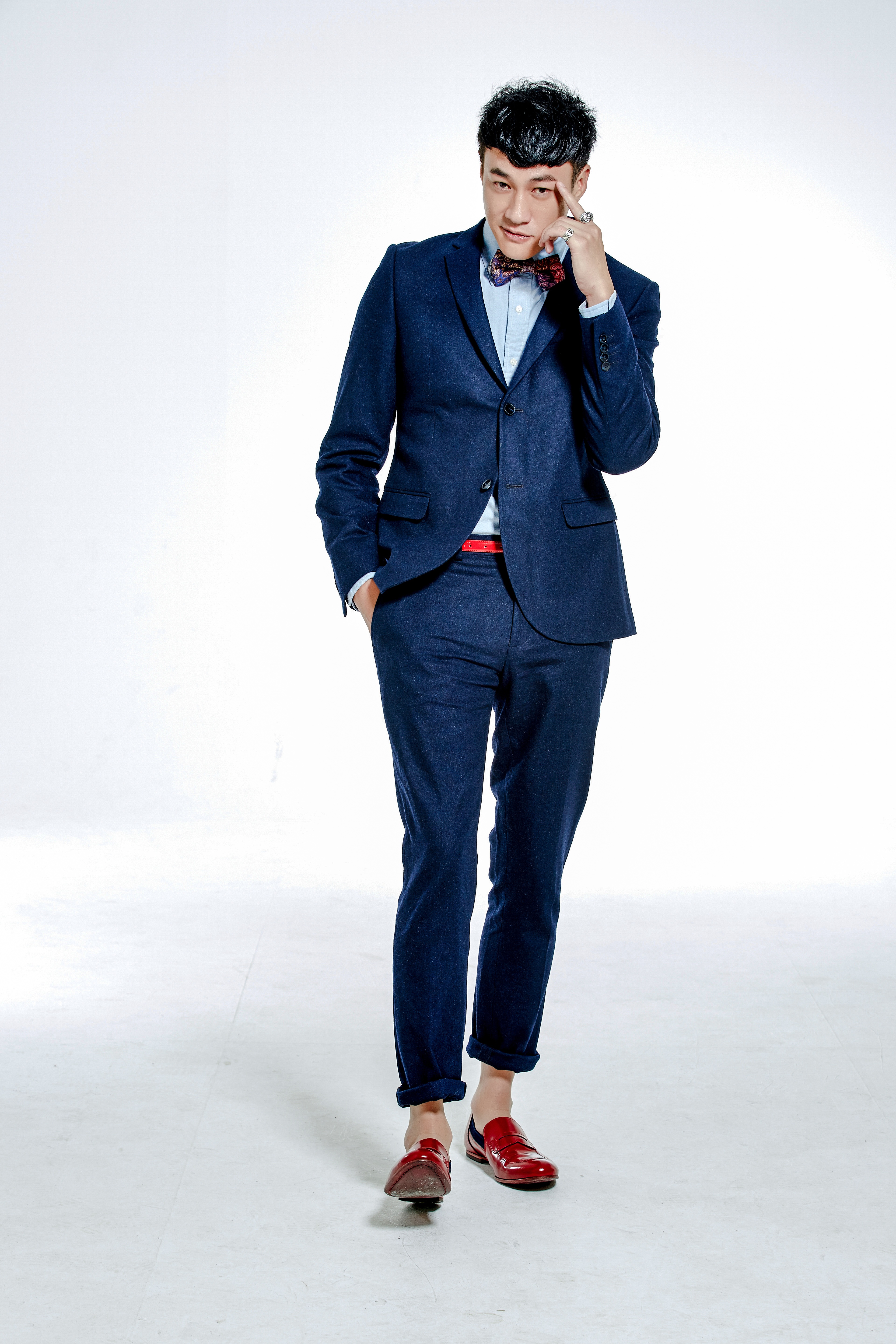  p>何润东(peter ho),1975年9月13日出生于美国加利福尼亚州,华语影视