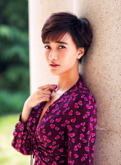  p>阎娜,1987年10月17日出生于辽宁,中国内地女演员,毕业于 a target=