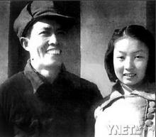 黄华同志