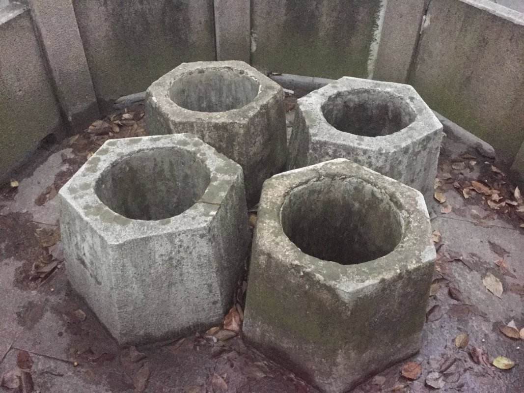 四眼井
