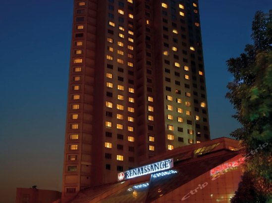  p data-id="go0e36yrn9">上海扬子江万丽大酒店是一家集住宿,餐饮