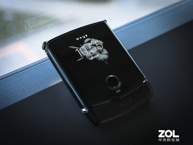 Moto Razr 2019上手体验：仿佛穿越而来的手机_百科TA说