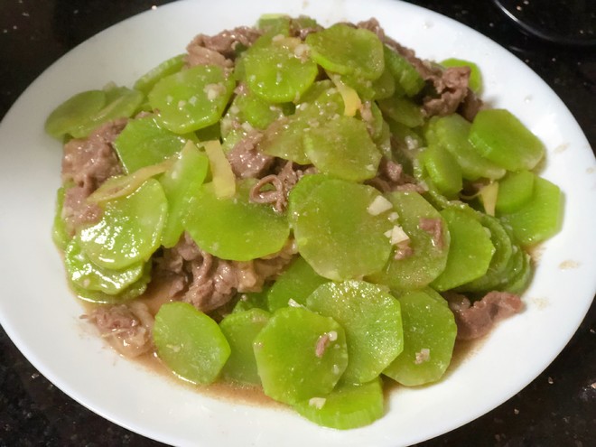 莴笋炒牛肉