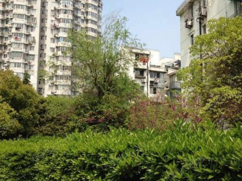  p>位于凉城路,广灵四路上的秀苑小区.