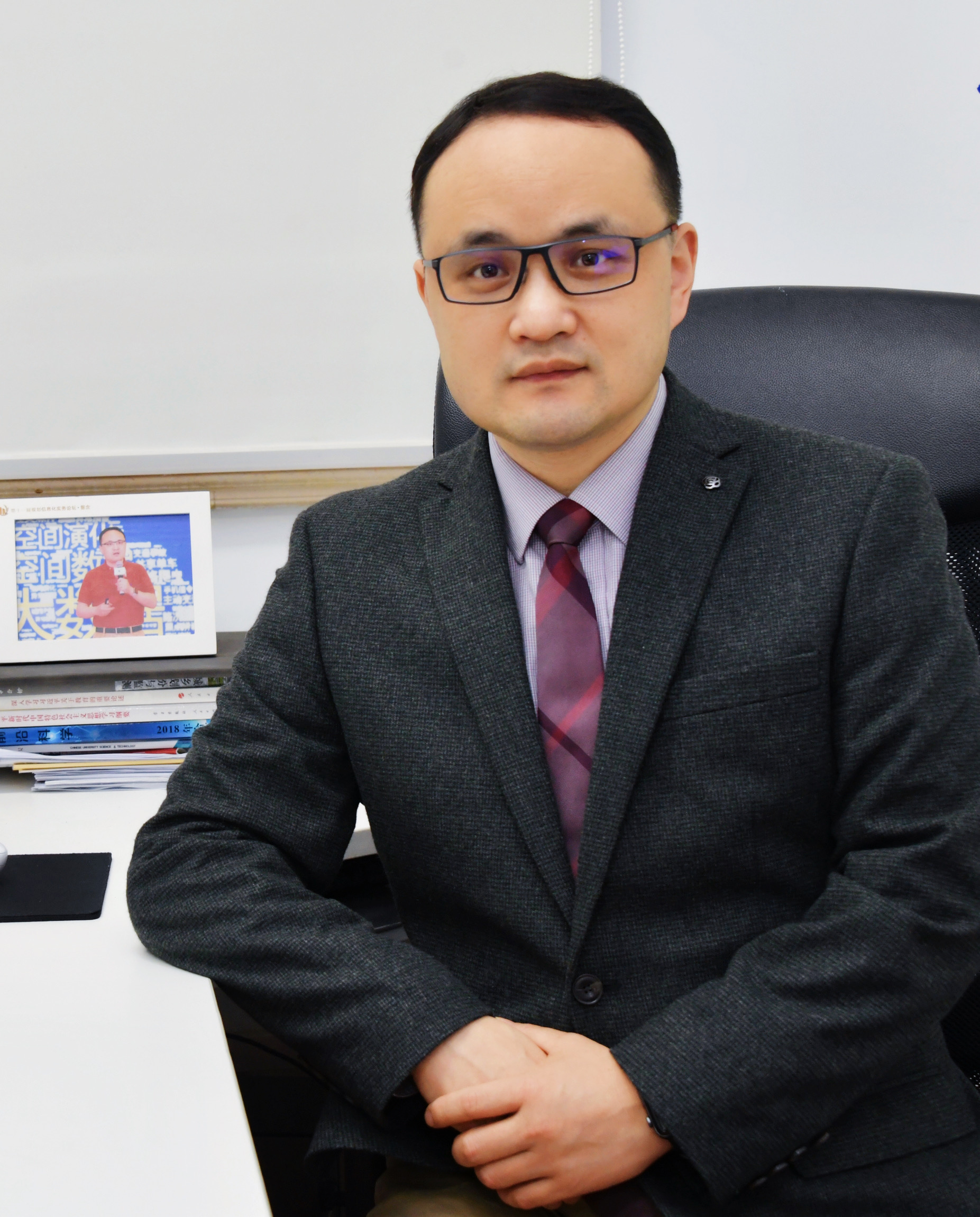 男,江苏海门人,工学博士, a target="_blank" href="/item/同济大学
