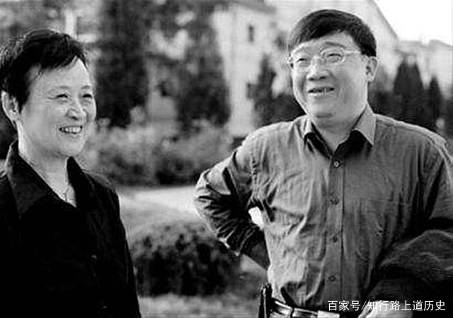 《我爱我家》创作者梁左的离世，是中国喜剧界及文坛的一大损失_百科TA说
