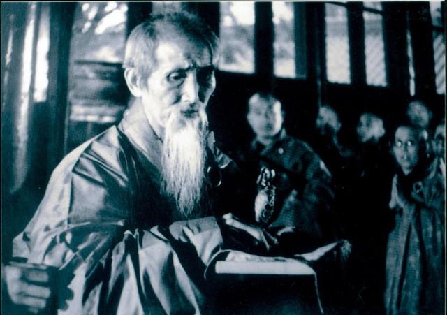 释虚云：中国近代第一高僧，曾组建僧侣救援队抗日_百科TA说