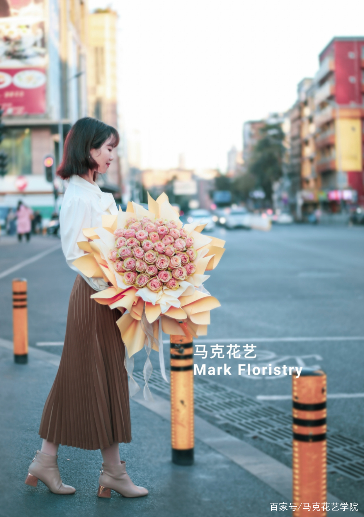 马克花艺 花束包装 纯玫瑰大花束 珍珠雪山 百科ta说