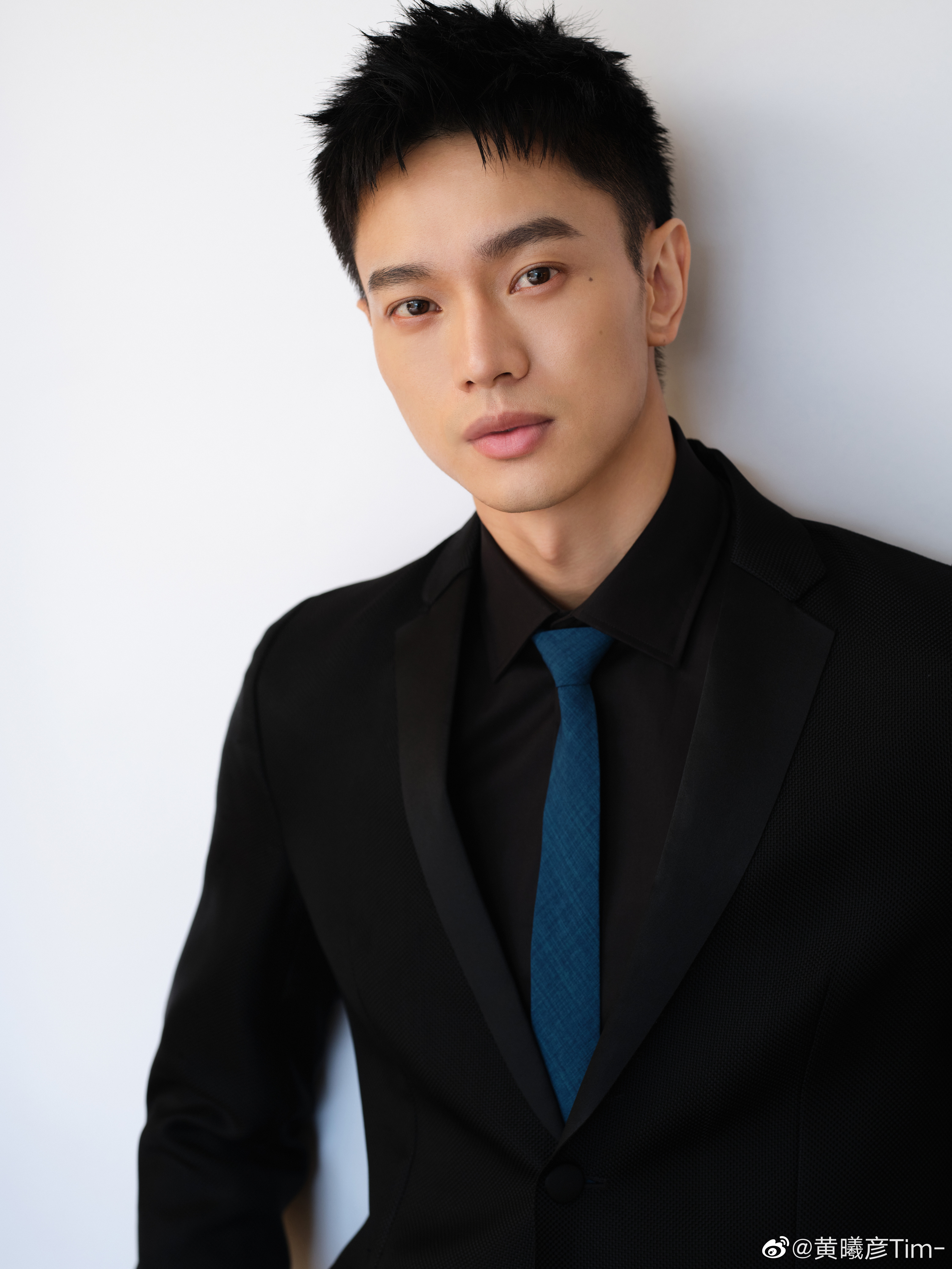 毕业于中国科技大学休闲管理系,中国台湾影视男演员,模特