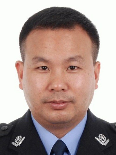  p>汪海潮,男,汉族,1992年8月参加工作 /p> p>现任温州市永嘉县公安局