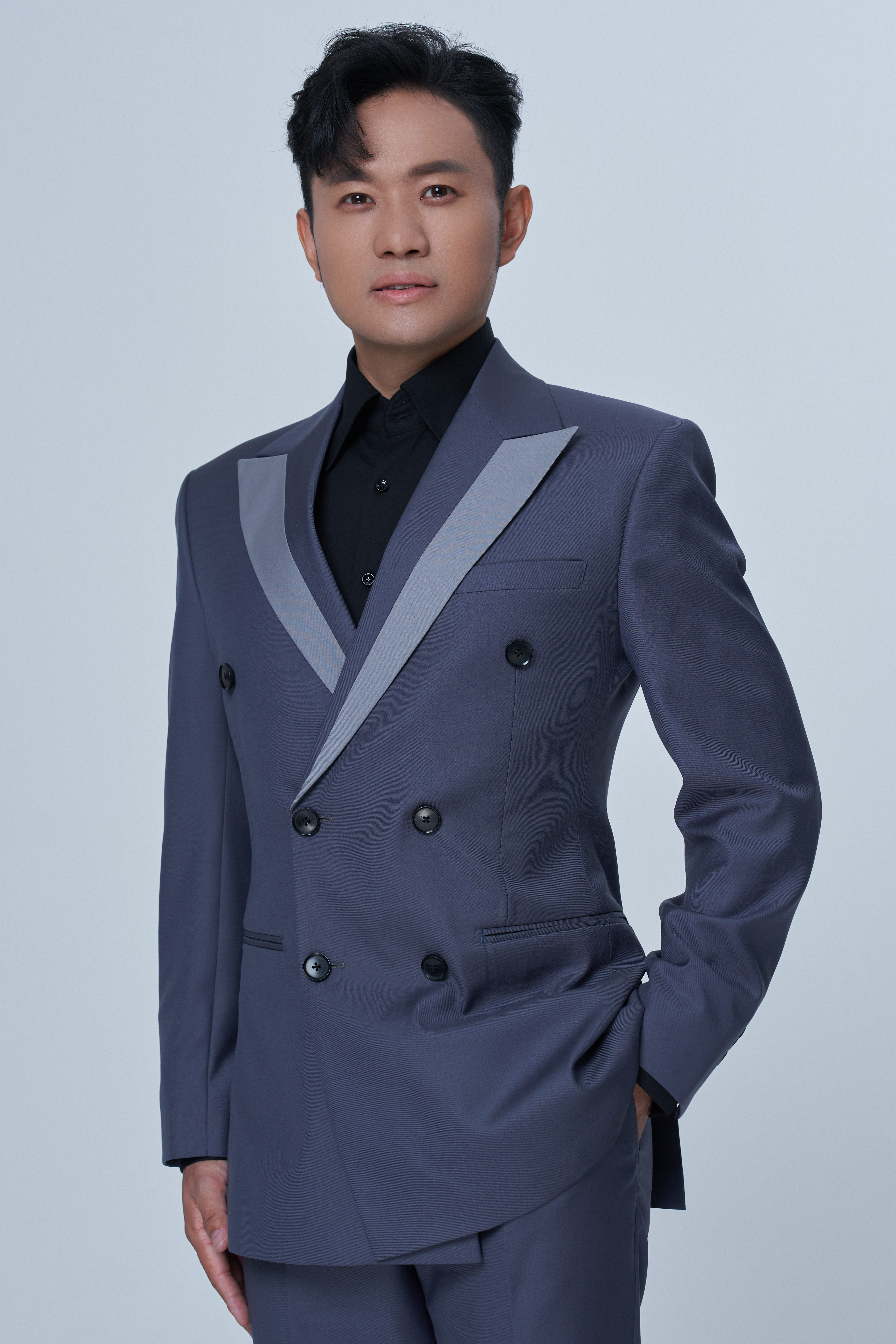 ="go4emvg0qc">孔庆学,中央民族歌舞团独唱演员,著名青年男高音歌唱家