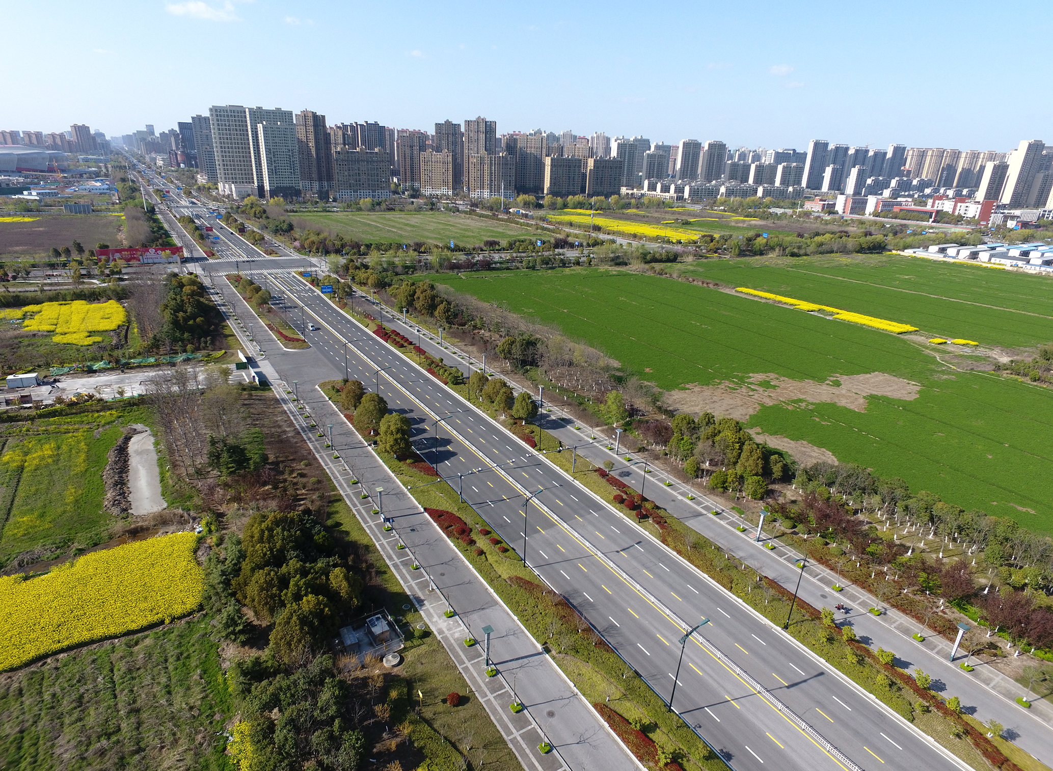  p>东台—灵武公路,简称东灵线,是中国境内的普通