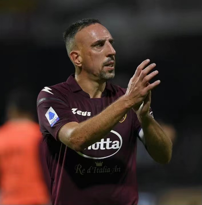  p>弗兰克·里贝里(franck ribéry),1983年4月7日出生于法国 a
