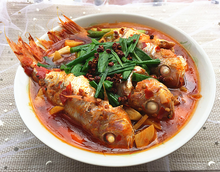 豆瓣酱焖红杉鱼