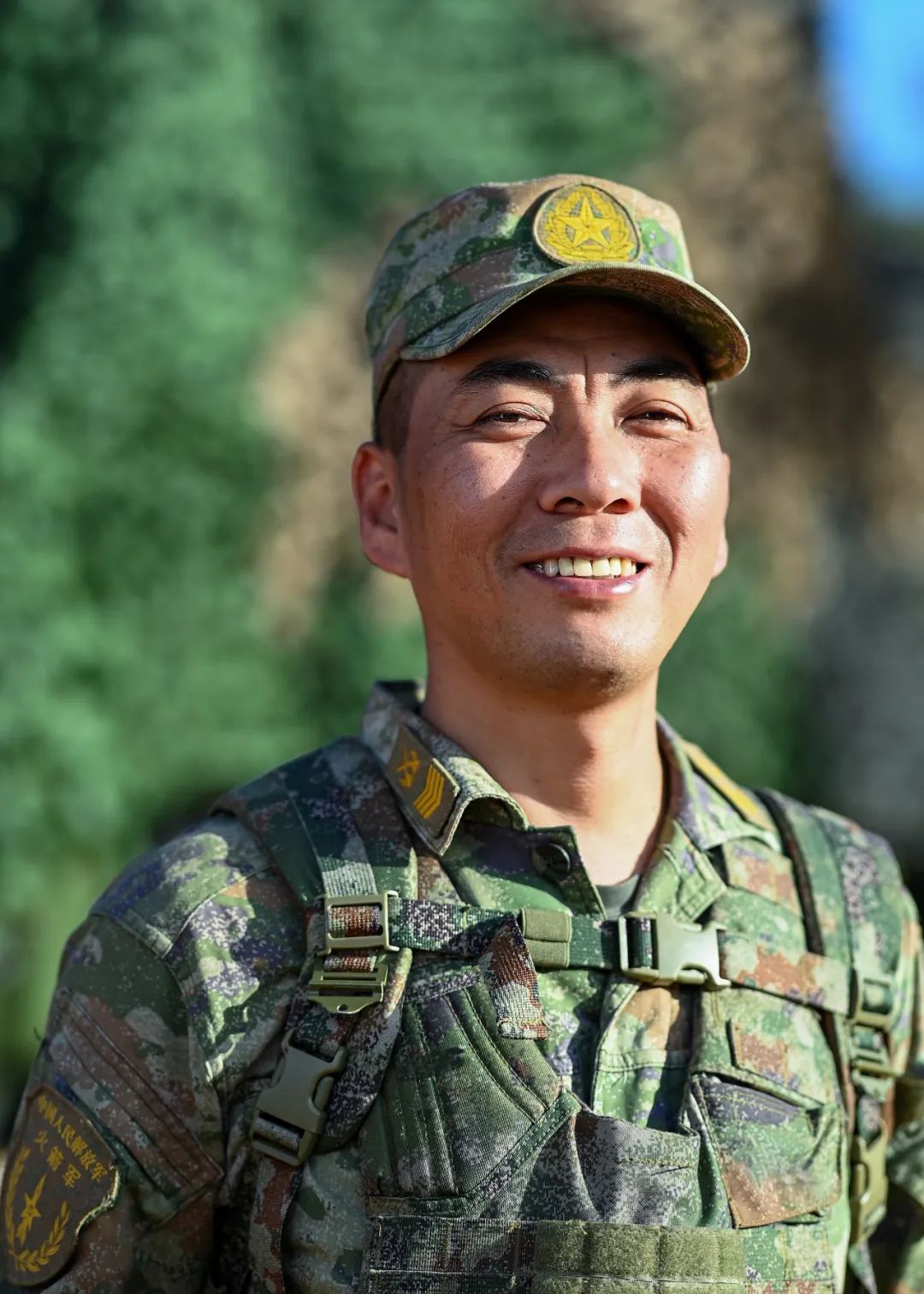 data-id="ucsc2iwrujdz">唐兴春,中国人民解放军火箭军某旅一级军士长