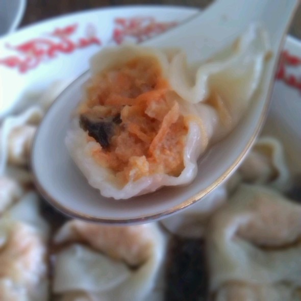 胡萝卜肉馅馄饨